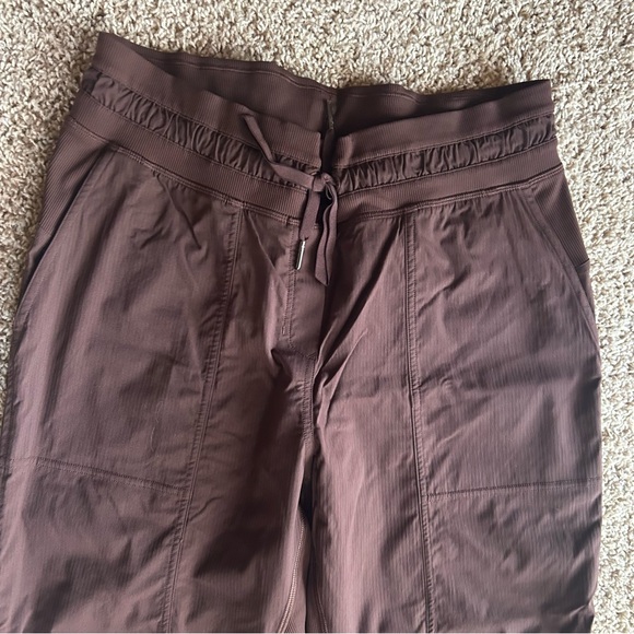 Lululemon Dance Studio Mid-Rise Crop Pant 10 - Picture 7 of 12